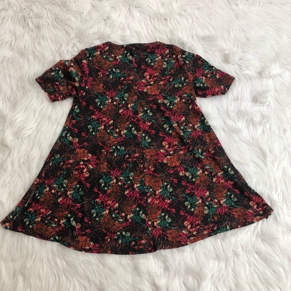 Lularoe Leaf Print Classic T Shirt Top Size XS - Picture 4 of 5